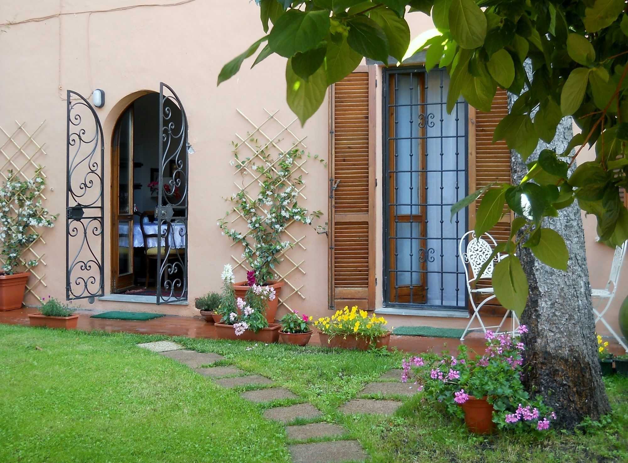 Al Giardino Di Alice Bed & Breakfast Perugia Exterior photo
